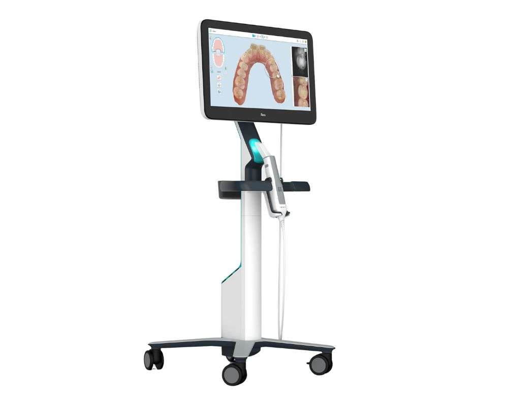 iTero 5D Plus intraoral scanner with NIRI